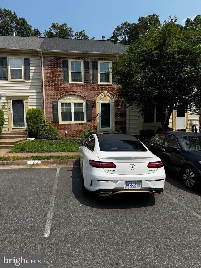 7344 Rhondda Dr