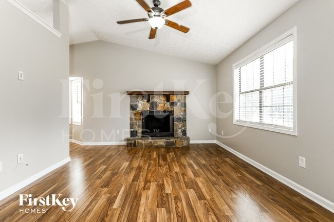 Photo - 4149 Warren Rd