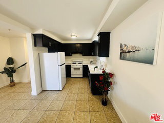Photo - 601 W 84th St