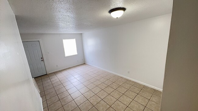 Photo - 1023 Talbot Ave Unidad B