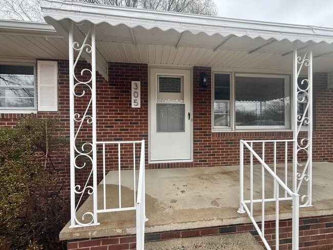 Photo - Three bedroom, 1.5 bath house in Burlington