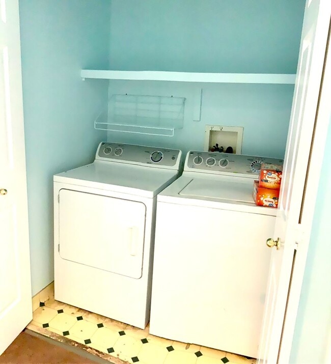 Photo - 2 Bedroom Lexington Townhome with Community Pool