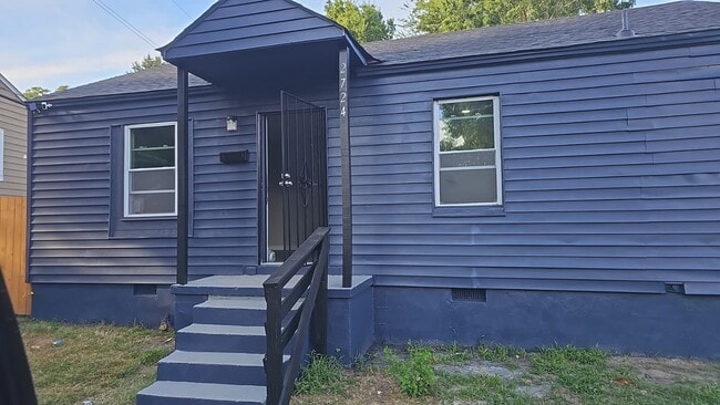 Photo - 2724 Henley Dr House