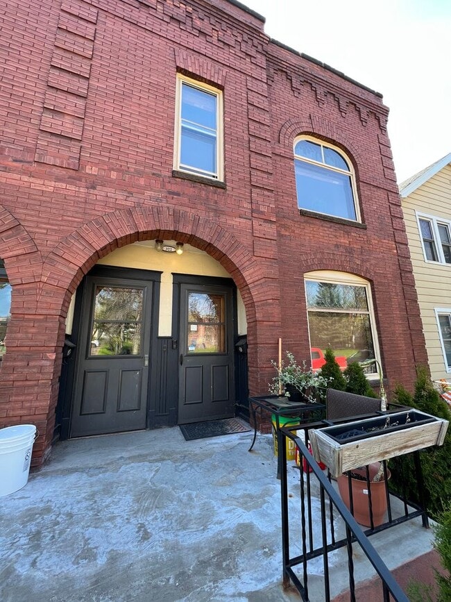 Photo - 322-324 E 5th St Unidad 322 B