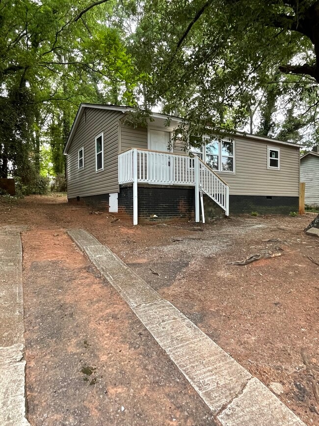 Photo - 825 Dora Dr