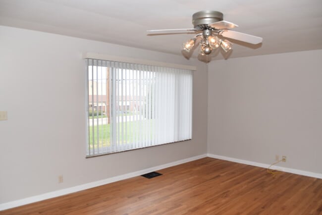 Photo - 6989 Salem Rd