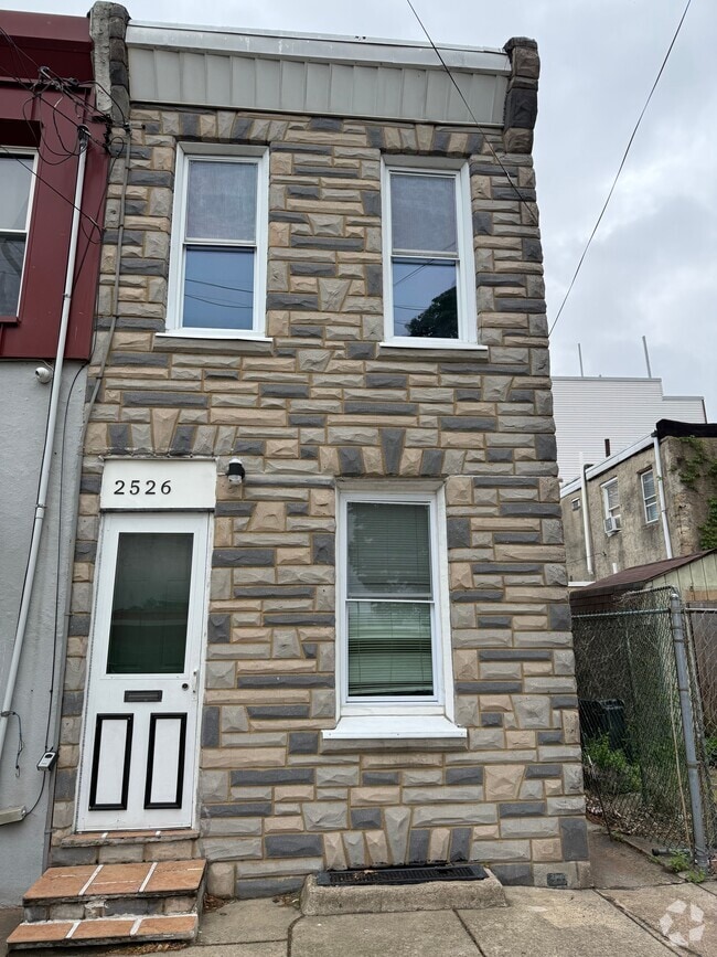 Building Photo - 2526 Almond St Rental