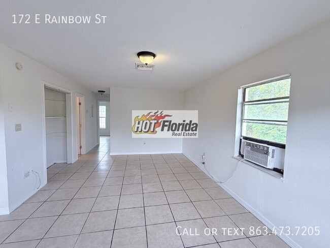 Photo - 172 E Rainbow St