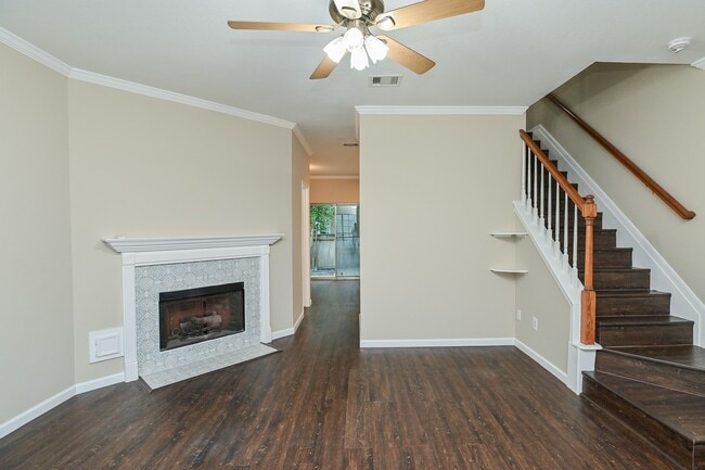Photo - 2930 Grants Lake Blvd