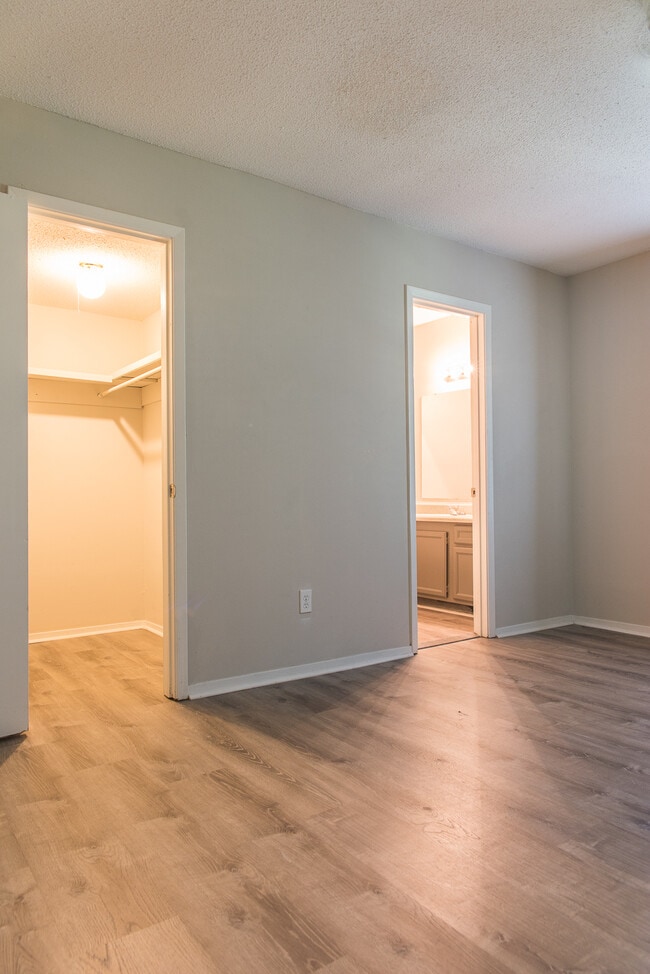 Twin Oaks Apartments For Rent in Mobile, AL