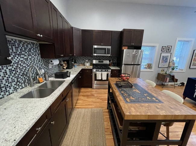 Photo - 1929 W Montrose Ave Unit 1S