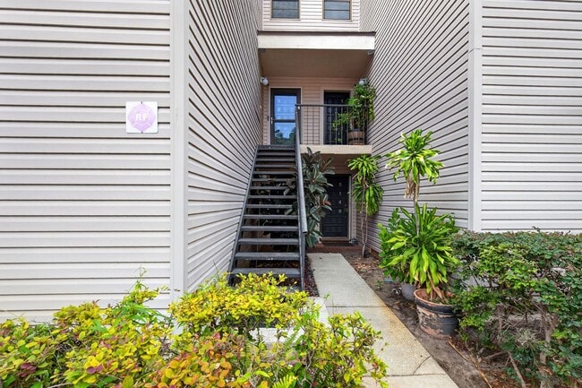 Building Photo - Cozy 3 Bedroom Available in Tampa!