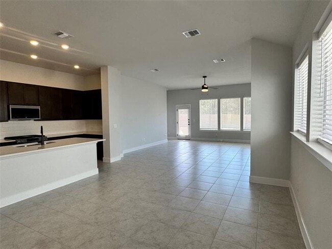 Photo - 277 Coleto Tr