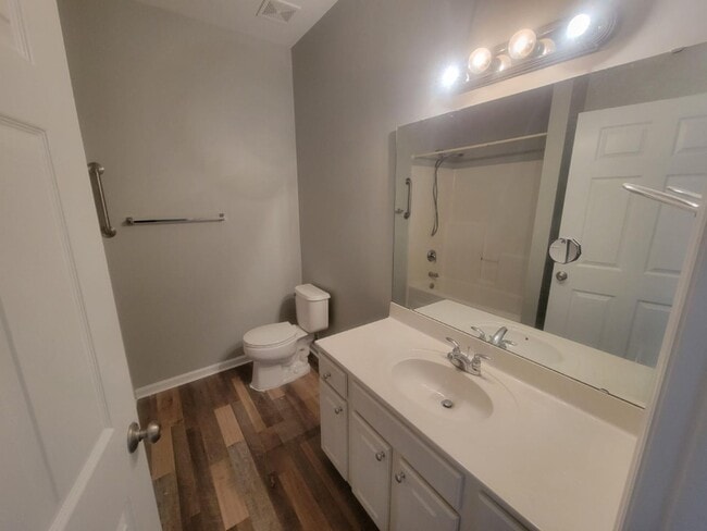 Photo - 1013 Claret Ln