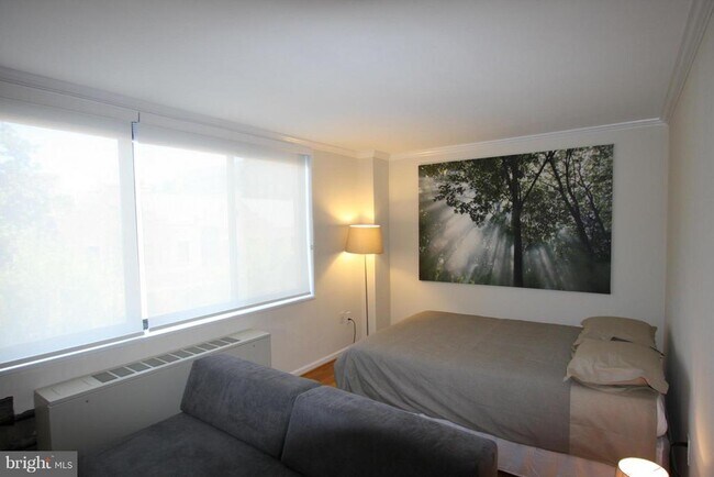Photo - 2030 F St NW Unidad 407