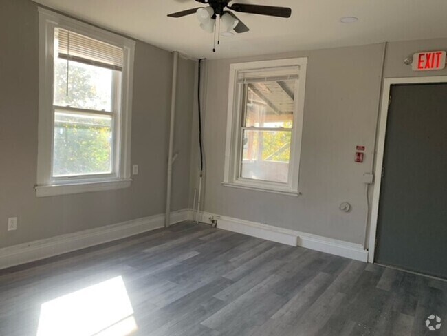 Building Photo - 5100 Spruce St Unit 1 Rental