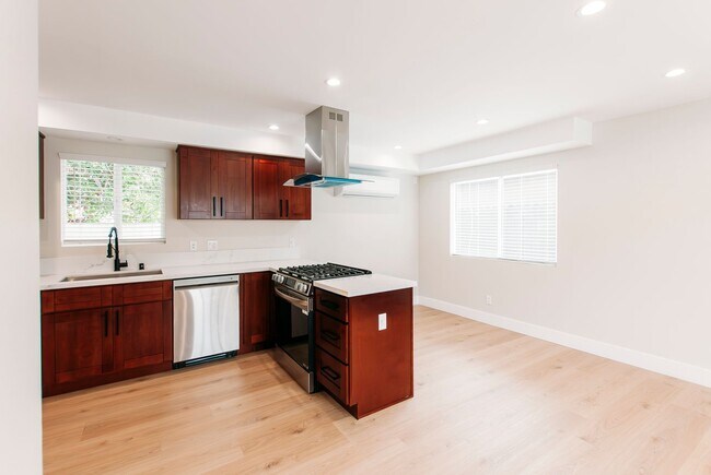 Photo - Cypress Street Unit 25306 1/2
