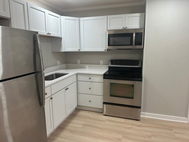 137 N Center St Unit 2
