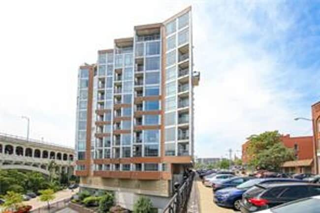 Building Photo - 2222 Detroit Ave Unit #909