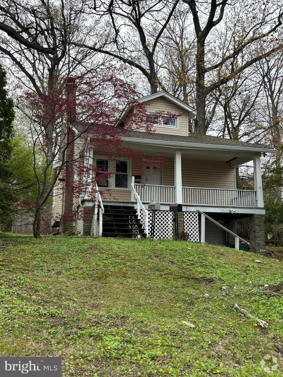 Building Photo - 633 Edge Hill Rd Rental
