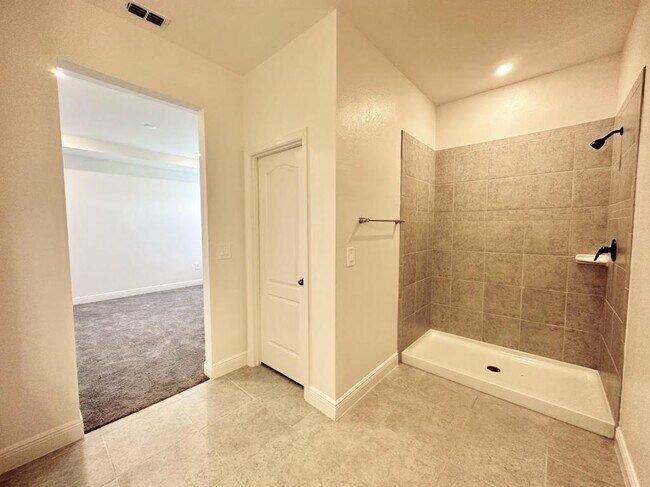 Photo - 8808 Cascade Price Cir