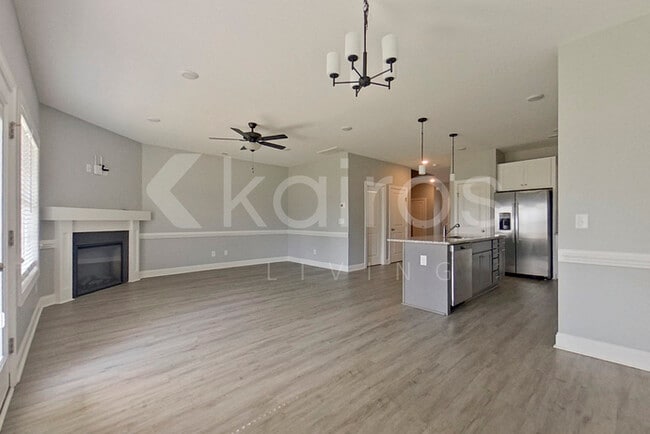 Photo - 3704 Oak Leaf Wy