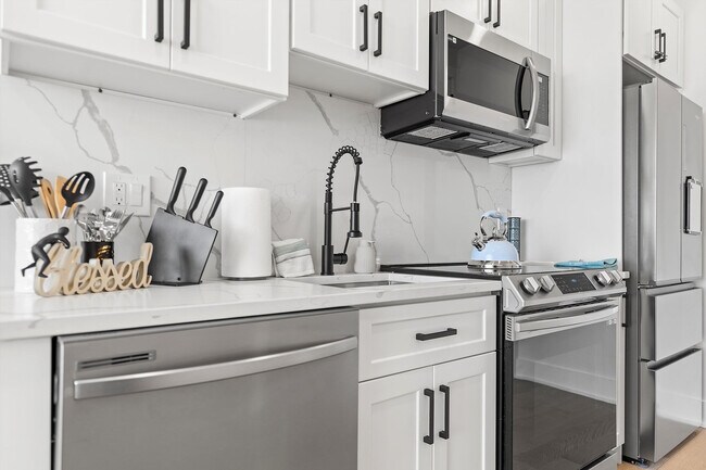 Photo - 1726 H St NE Unidad ID1037741P