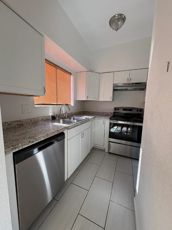 Photo - 117 E King Rd