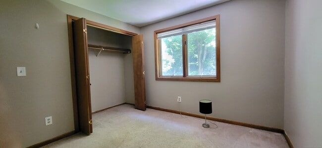 Photo - 1730 Farmington Ave