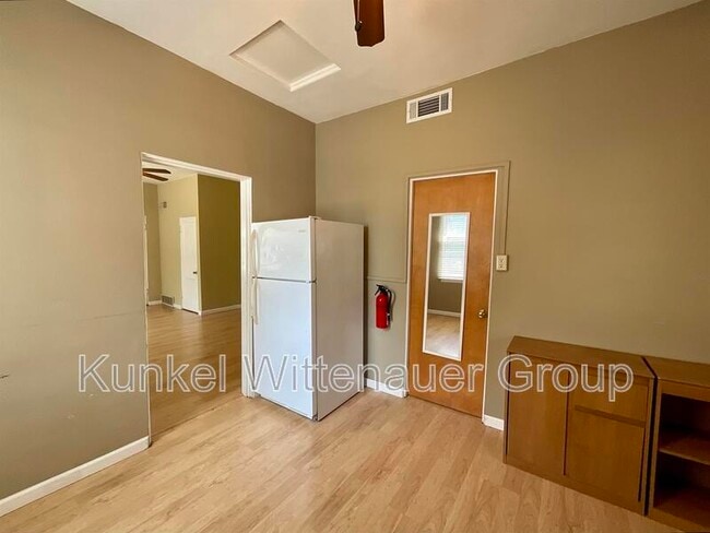 Photo - 122 N Michigan Ave