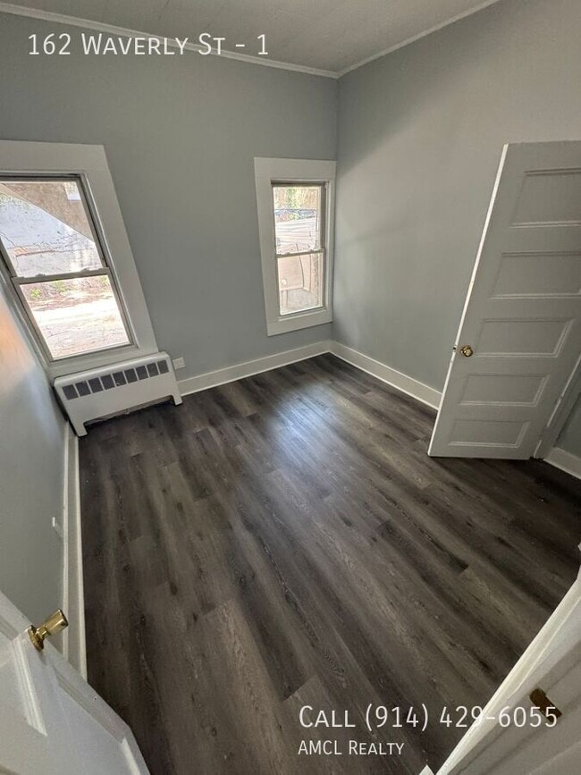 Building Photo - 162 Waverly St Unit 1 Rental