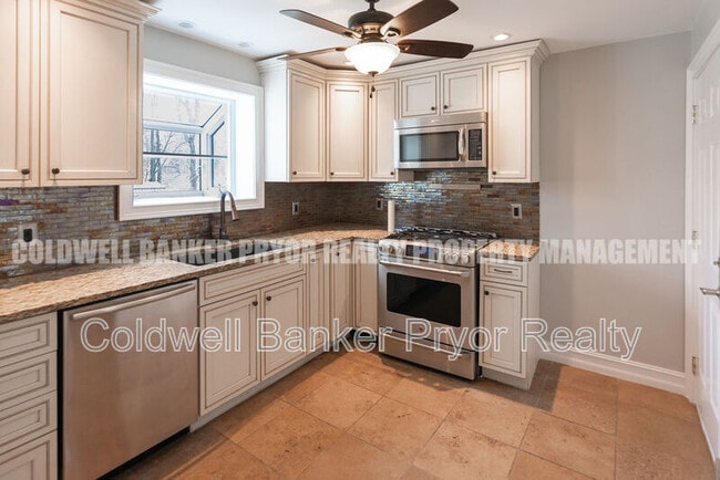 Photo - 128 S St Marks Ave