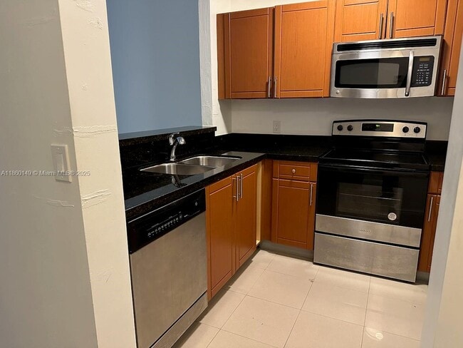 Photo - 652 NE 63rd St Unidad 302