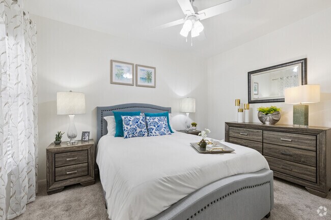 B2 2BR, 2BA - 954SF - Second Bedroom