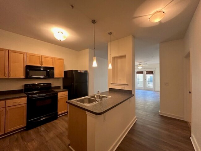 New Floors and Paint! - 2020 5th Ave S Unit Bristol 429