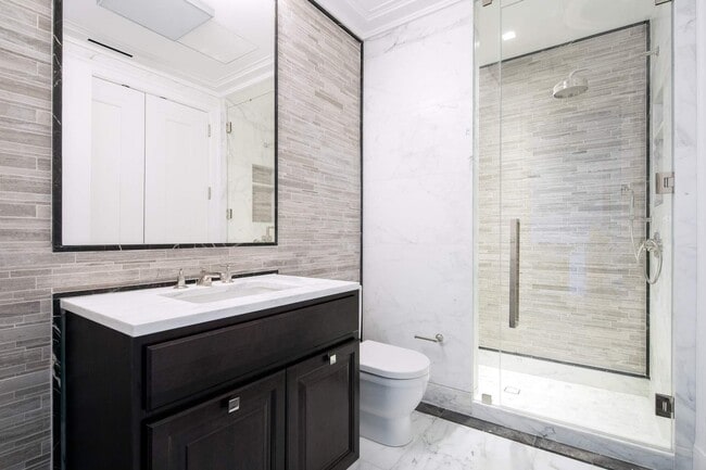 Photo - 235 W 75th St