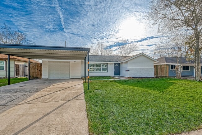 Photo - 1914 Lynnview Dr