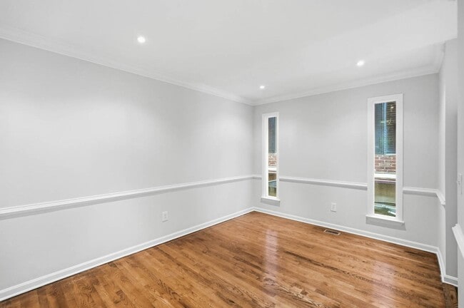 Building Photo - 1625 Q St NW Unit 107
