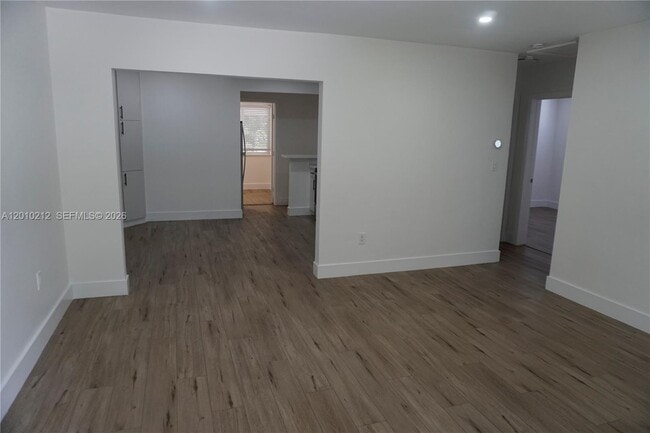 Photo - 11043 SW 79th Ave Unidad 0