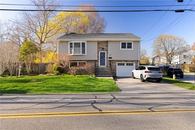 Building Photo - 132 Ruggles Ave