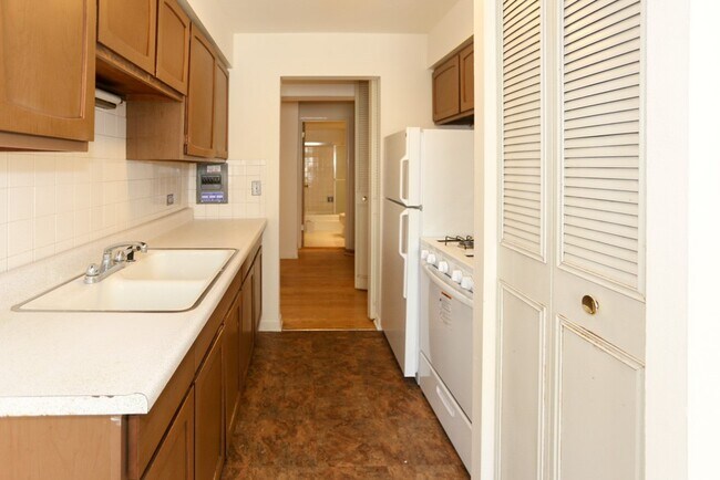 Photo - 515 W Briar Pl Unit 905