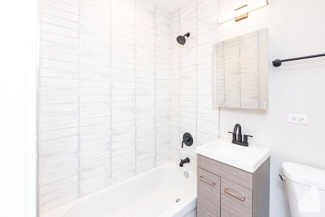 Photo - 656 W Wrightwood Ave