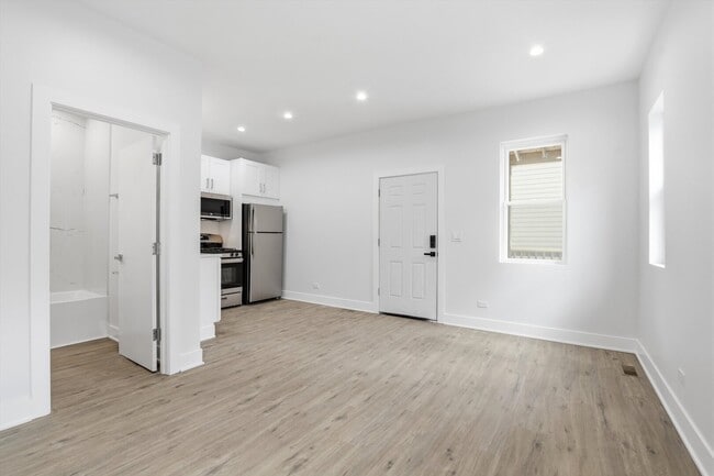 Photo - 3040 N Drake Ave