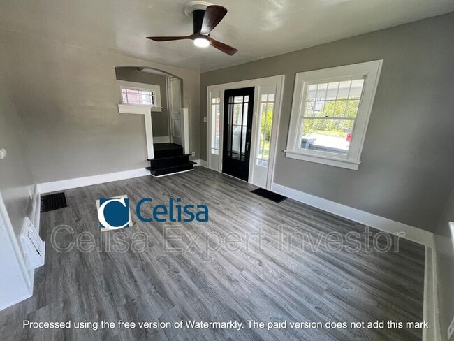 Photo - 3001 Broadway