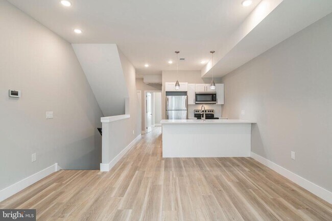 Photo - 2009 N Darien St