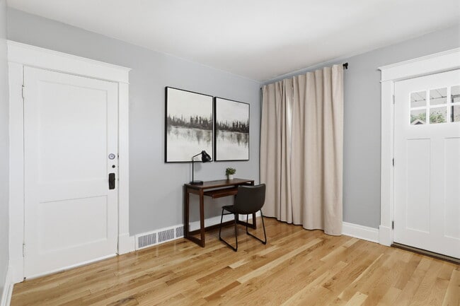 Photo - Furnished 3-Bedroom, 2-Bath Apartment in North Buffalo Unit 2