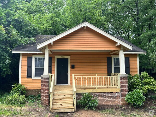 Building Photo - 2 Bedroom Cottage in Belmont Neighborhood Rental