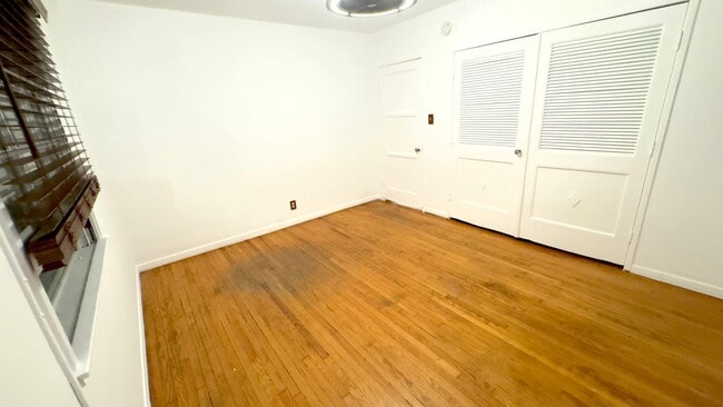 878 Warren Ave Unit 3