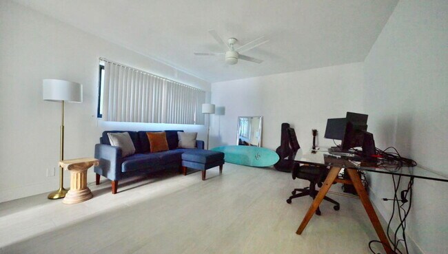 Photo - 871 NE 27th Ave