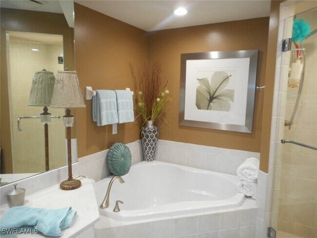 Photo - 2080 W First St Unit 304